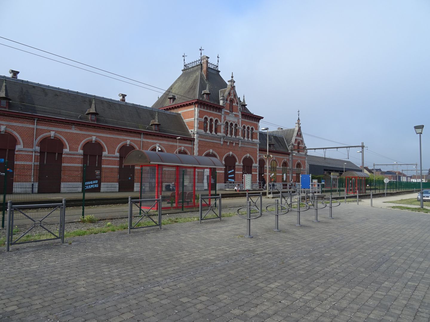 You are currently viewing Gare et arrêt dans la commune de Péruwelz