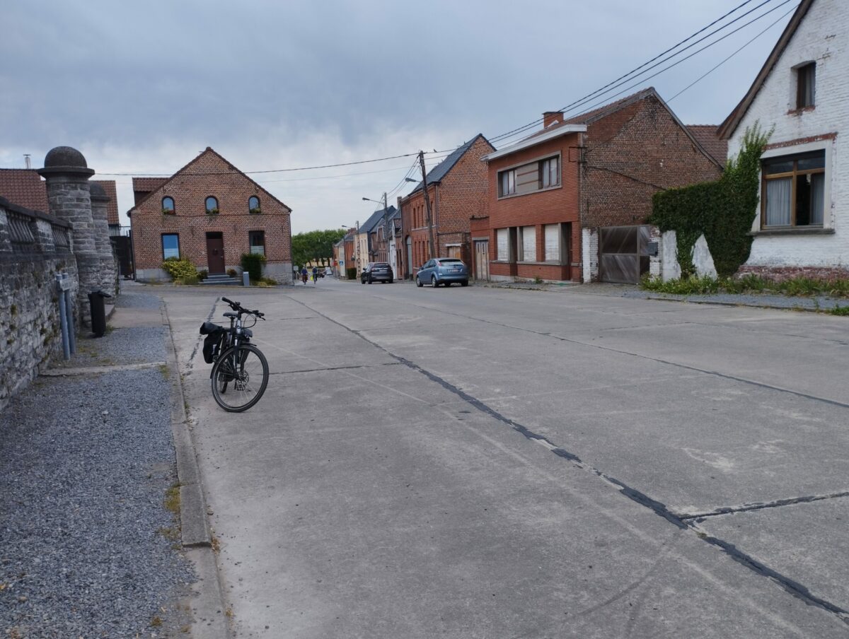 You are currently viewing Place de Rongy