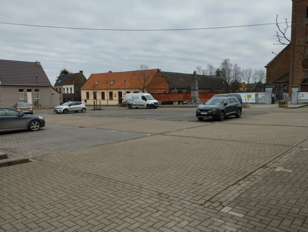 You are currently viewing Place de Rumes