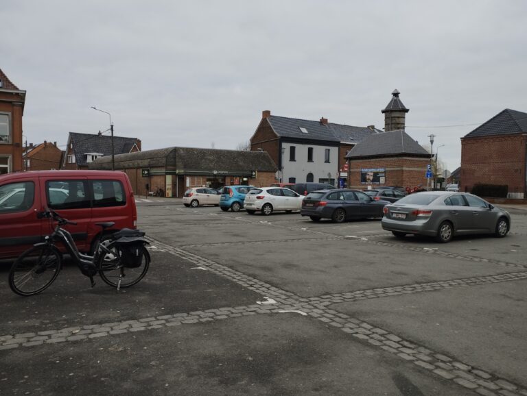 Lire la suite à propos de l’article Place de Taintignies